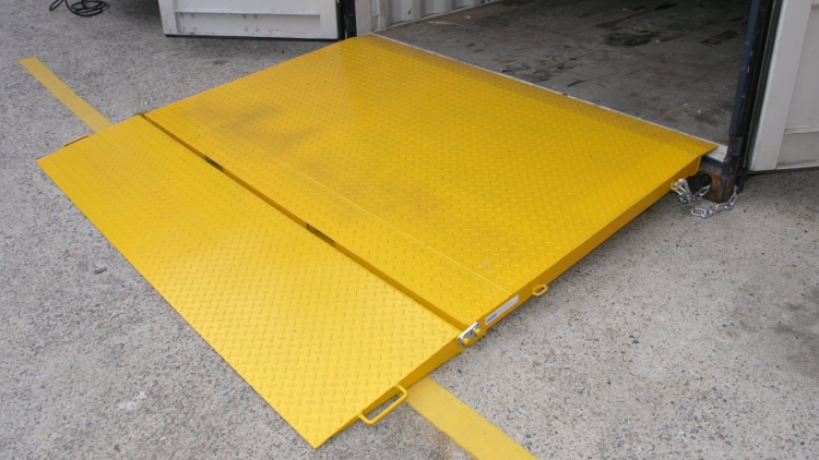 Konténer beálló rámpa vetítés (1).JPG